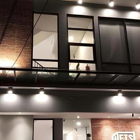 Weis Hotel Simpang Lima Семаранг Экстерьер фото