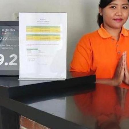 Weis Hotel Simpang Lima Семаранг Экстерьер фото